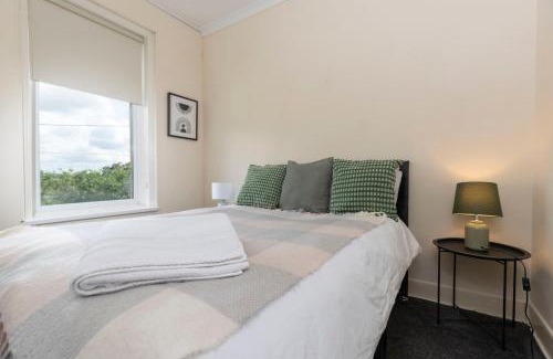 Newcastle-upon-Tyne Apartment | Charming and comfortable property by Our Home Short Stays very spacious with super fast WiFi close to the Metro Centre and Newcastle City Centre