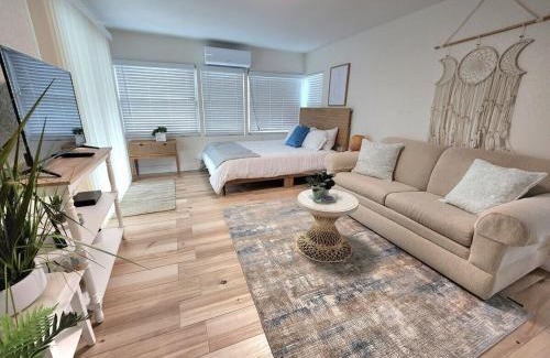Meadowlawn House | Charming And Cosy, Newly Remodeled St Petersburg