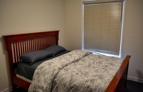 Durham Region Bed & Breakfast | Charming and Cozy 3 BDR Townhouse