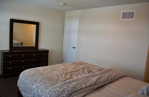 Durham Region Bed & Breakfast | Charming and Cozy 3 BDR Townhouse