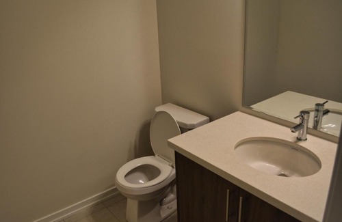 Durham Region Bed & Breakfast | Charming and Cozy 3 BDR Townhouse