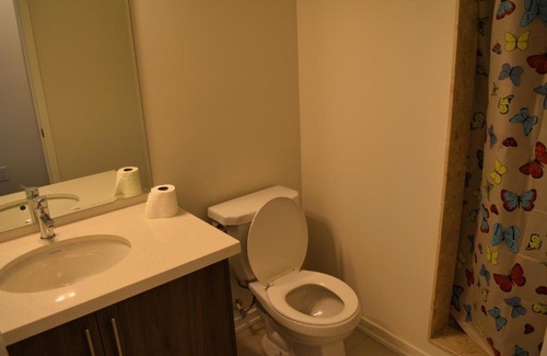 Durham Region Bed & Breakfast | Charming and Cozy 3 BDR Townhouse