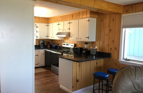 Port Austin Cottage | Charming and Cozy Lake Front Cottage on Private Beach