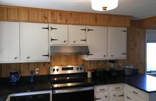 Port Austin Cottage | Charming and Cozy Lake Front Cottage on Private Beach