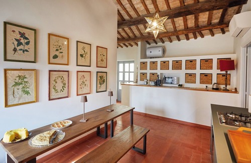 Roccantica Apartment | Charming and Elegant one bedroom in a private XVII Borgo