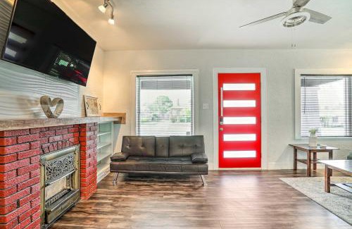 El Paso House | Charming and Quaint El Paso House with Backyard!