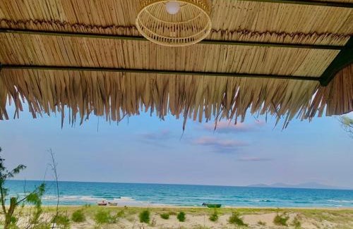 Dien Duong House | Charming and Spacious Beach Homestay 4 Rooms 1 Pool Entire Palace