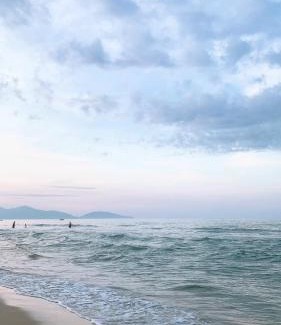 Dien Duong House | Charming and Spacious Beach Homestay 4 Rooms 1 Pool Entire Palace