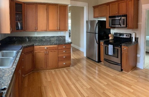 Port Gardner Apartment | Charming and Spacious Port Gardner Flats Apt Steps to Downtown Everett Amenities