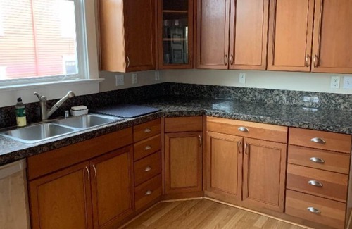 Port Gardner Apartment | Charming and Spacious Port Gardner Flats Apt Steps to Downtown Everett Amenities