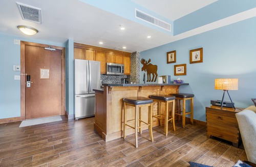 Park City Condo | Charming and spacious Sundial Lodge condo in the heart of Canyons Village
