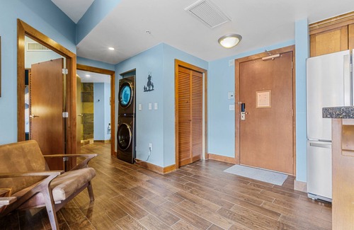 Park City Condo | Charming and spacious Sundial Lodge condo in the heart of Canyons Village