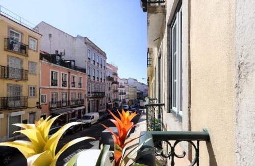 Sao Bento Apartment | Charming and Stylish Downtown Apt in XIX century building