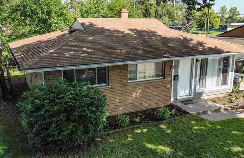 Oak Park House | Charming and Stylish Gem in the heart of Metro Detroit