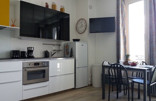 Aix-les-Bains City Center Apartment | Charming and very comfortable apartment with magnificent views of Aix les Bains