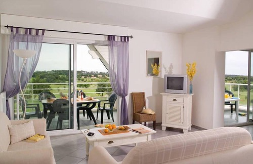 L'Aiguillon-sur-Vie Apartment | Charming apartment located at a golf course