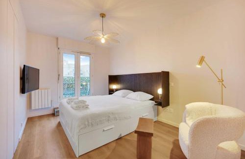 Charenton-le-Pont Apartment | Charming apartment with balcony Charenton-le-Pont