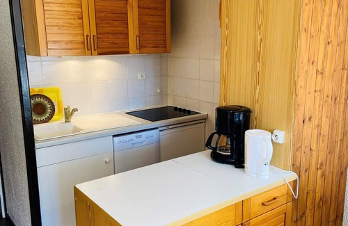 Les Deux Alpes Apartment | Charming Apartment Sleeps 6, Ski-In/Ski-Out, Stunning Slope Views