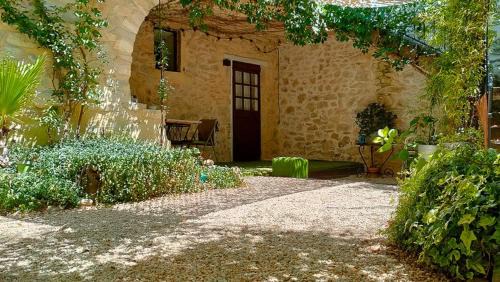 Fons-sur-Lussan House | Charming Apartment In The Heart Of Fons-Sur-Lussan