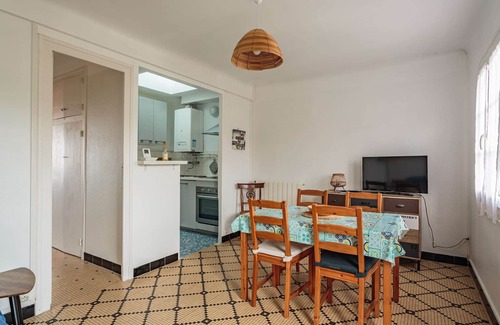 Guethary Apartment | Charming Apartment 300m from the Beach in Peaceful Guéthary