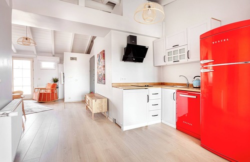 Cihangir Apartment | Charming apartment close to Taksim; with private terrace