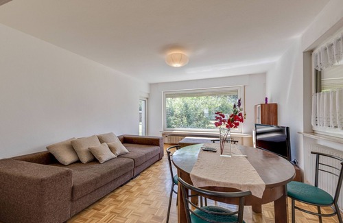 Fuldabruck Apartment | Charming Apartment in Fuldabrück with Garden