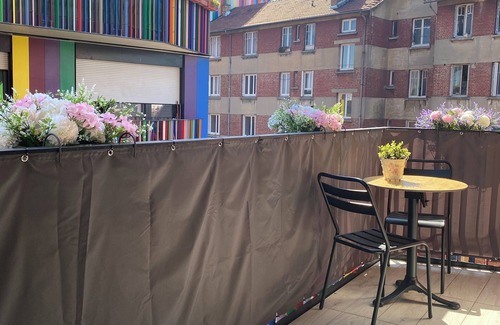 La Courneuve Apartment | Charming apartment with balcony near Paris