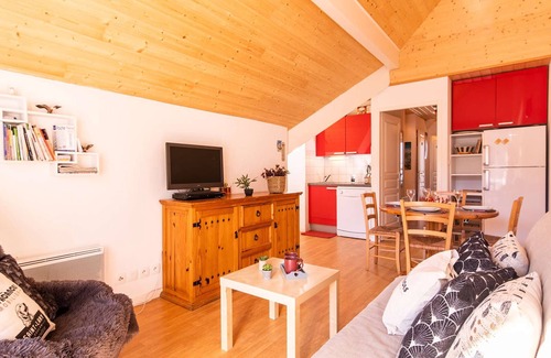 Vielle-Aure Apartment | Charming Apartment in Vielle-Aure for 6 - Balcony, Free Shuttle, Close to Village and Ski Lift