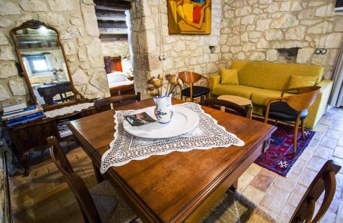 Abbateggio Apartment | Charming Apartment in Abbateggio with Mountain View, 60 m²