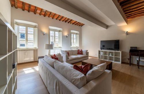 Lucca Historical Center Apartment | Charming Apartment in Lucca's Historic Center