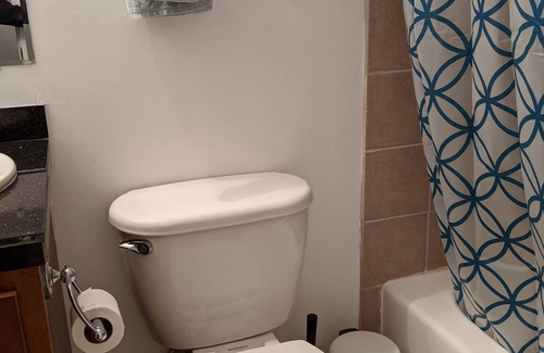 Midtown Crossing Condo | Charming Apartment in Midtown Omaha