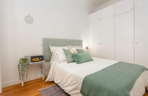 Penha de Franca Apartment | Charming Apartment in Private Condominium at Graça
