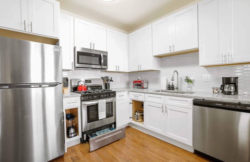 Virginia Highland Apartment | Charming Apartment in Virginia Highland!