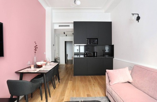 Paris City Center Apartment | Charming apartment Louvre Museum/Concorden