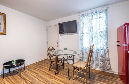 Church Street Apartment | Charming Apartment Mins to Airport & Downtown