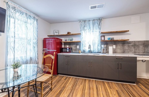 Church Street Apartment | Charming Apartment Mins to Airport & Downtown