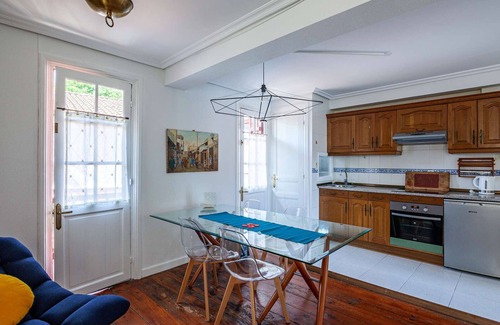 Hendaye Apartment | Charming Apartment with Balcony, 2 Bedrooms, 5min Drive to Beach, Quiet Area in Hendaye