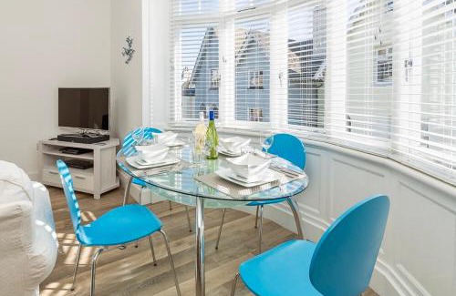 Dartmouth Apartment | Charming Apartment With Garden & Parking