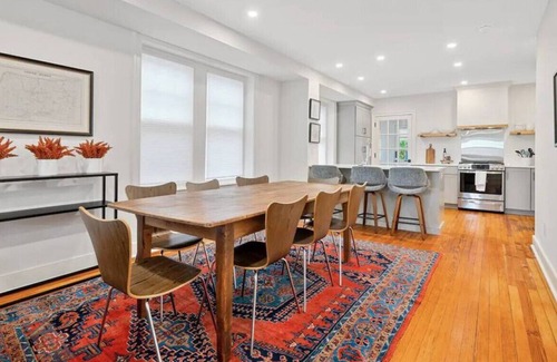 Ardmore House | Charming Ardmore Home - Sleeps 7