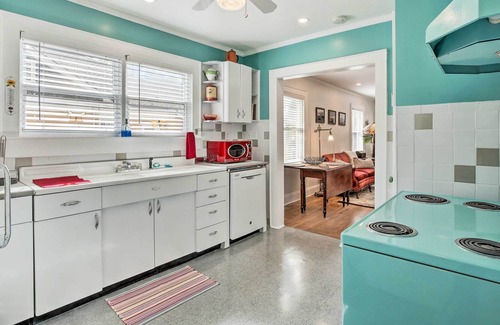 Westside House | Charming Atlanta Retreat w/ Grill & Fire Pit!