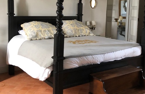 Bergerac House | Charming Authentic 18th Century Chateau set in beautiful private park