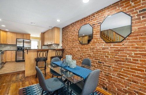 Riverside House | Charming Baltimore Townhome w/Scenic Views