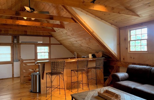 Fairfield House | Charming barn with 1 bedroom and WiFi, AC in lovely Fairfield, CT