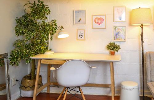 Seaton Village House | Charming Basement Suite with Private Entrance Near Subway, Koreatown & UofT