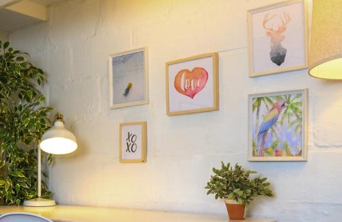 Seaton Village House | Charming Basement Suite with Private Entrance Near Subway, Koreatown & UofT
