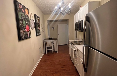 Sugar Hill House | Charming Basement Unit with WiFi and AC in lovely Sugar Hill