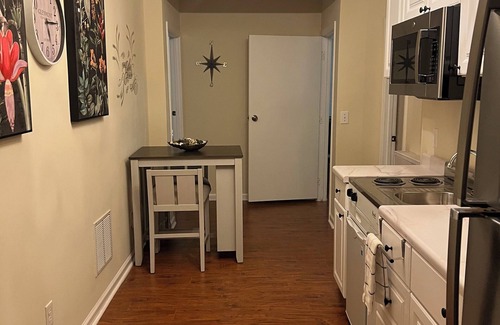 Sugar Hill House | Charming Basement Unit with WiFi and AC in lovely Sugar Hill