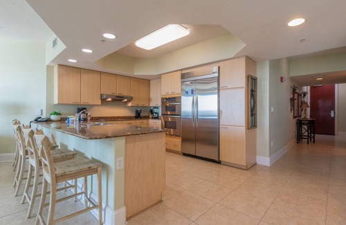 Orange Beach East Condo | Charming Bayside Condo with Magnificent View of Robinson Island! Complimentary Boat Slip!