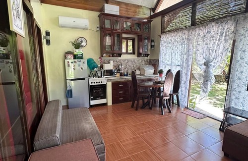 Catangnan Villa | Charming beach front villa for 4 guess max, with W/fi,AC in lovely General Luna
