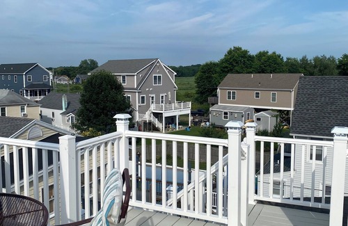 Milford House | Charming Beach Home-Steps To Sandy Beach